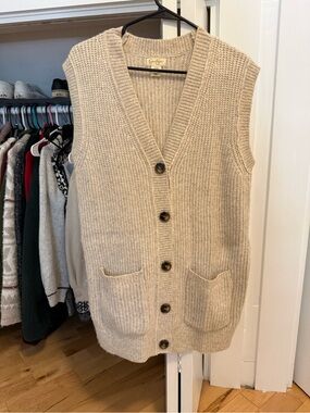 Jessica Simpson Beige Knit Button-Front Sleeveless Sweater Vest